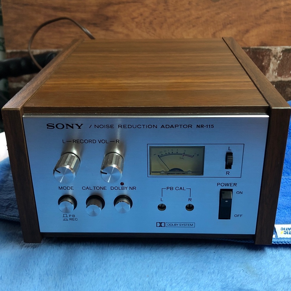 Sony Noise Reduction Adaptor NR-115 in Silver and Wood-tone